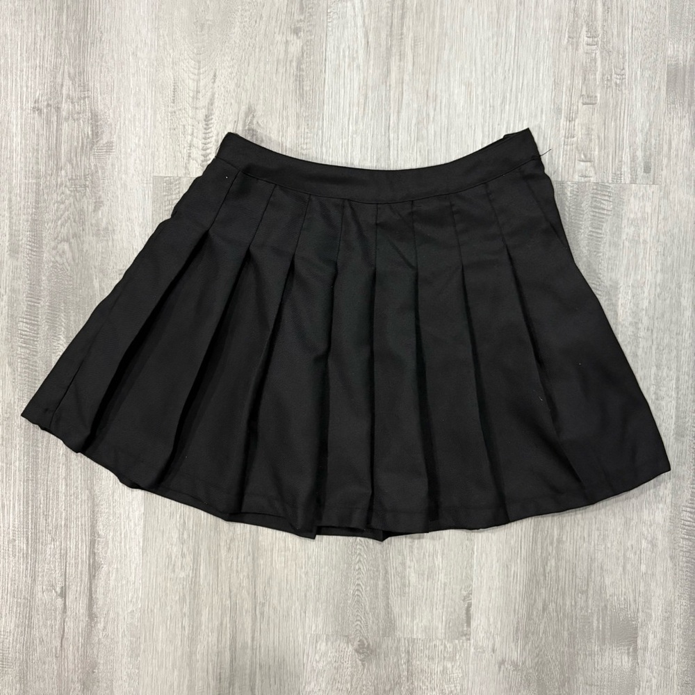 Forever 21 Black Pleated Skirt